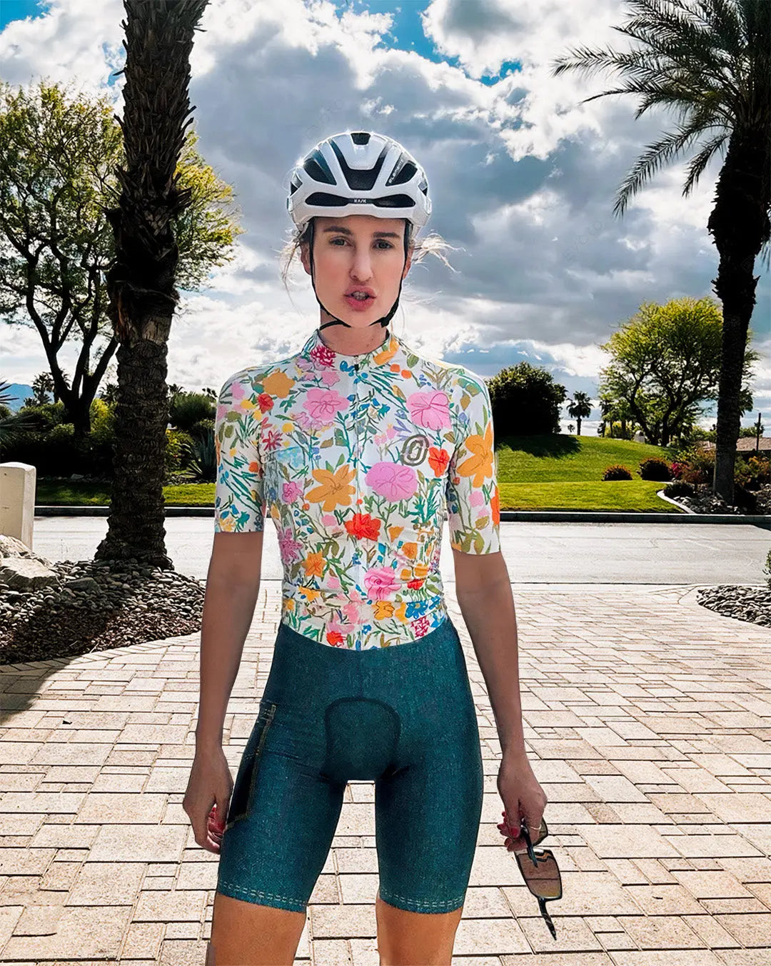 womens bicycle jersey WYN Republic - Women's Luceo Hex Racer Cycling - White Use the zippered waterproof pocket to secure your valuables Colorful Flowers | Frelsi Short